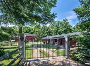 21 Breakneck Rd, Oakland, NJ 07436