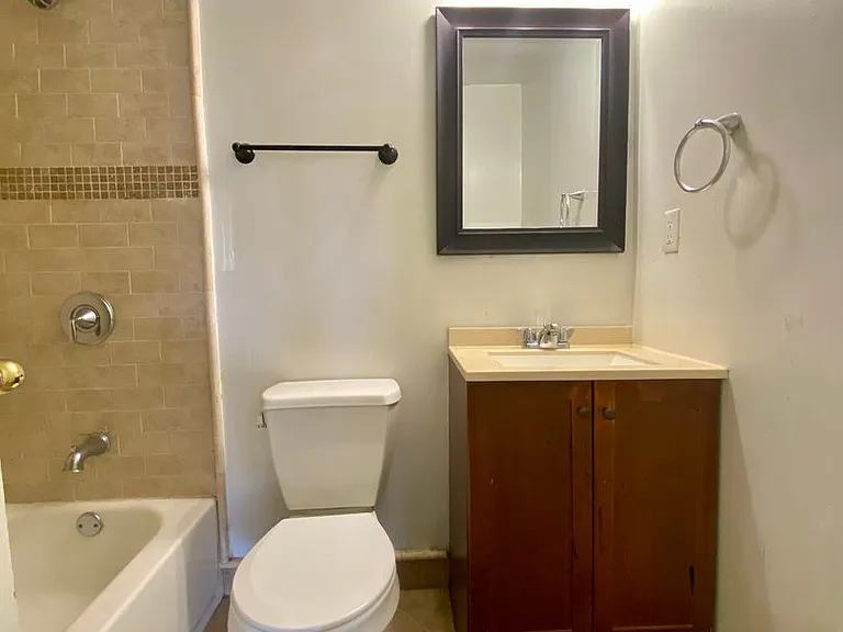 Spanish Oaks Apartment — Photo 11