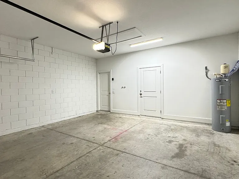 256 Hyacinth Ct — Photo 32