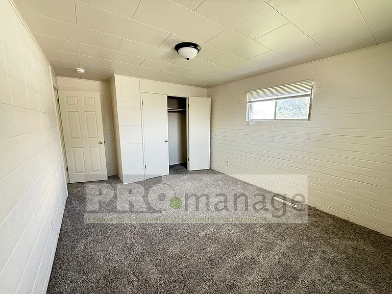 629-637 Cambridge Dr. — Photo 8
