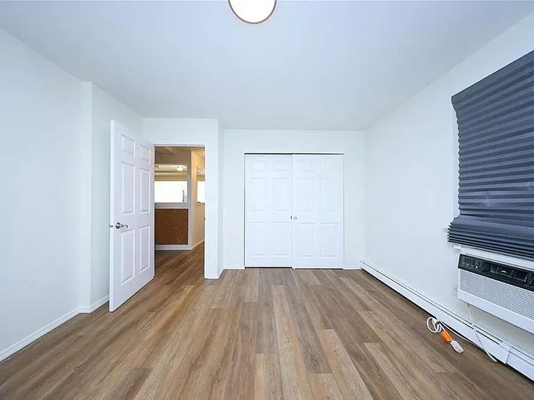 1865 E 13th St #3 — Photo 5