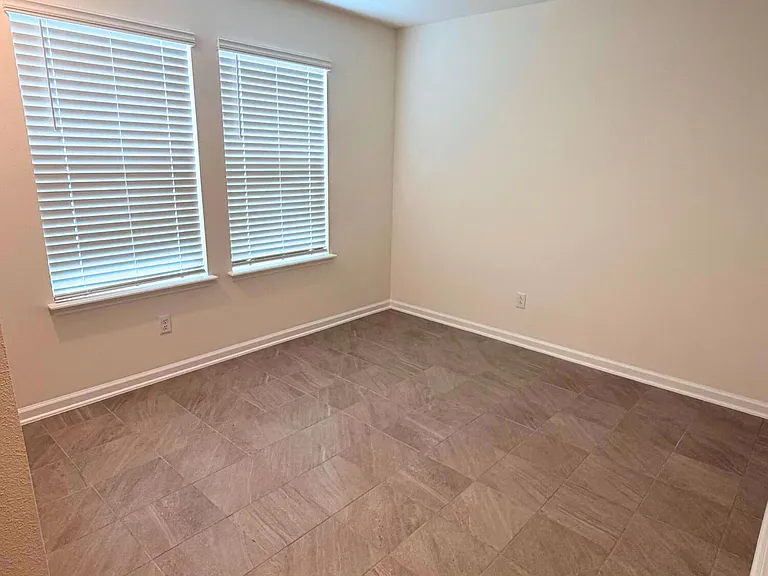 65 Signet Cir — Photo 18