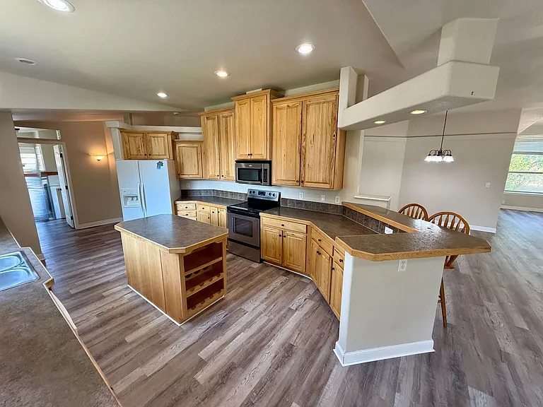 20324 Clearwater Dr — Photo 8