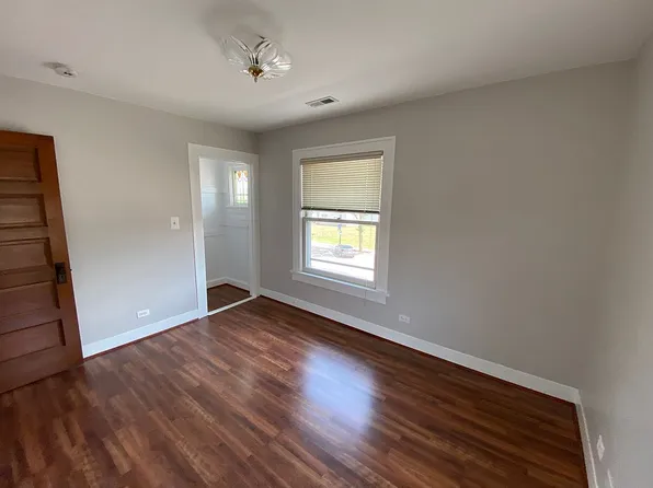 111 W Willow Ave, Wheaton, IL 60187