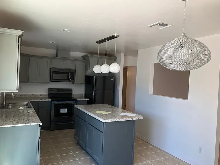 2830 S Madison Ave — Photo 2