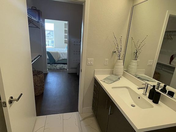 4th image of 1066 S Gaylord St
