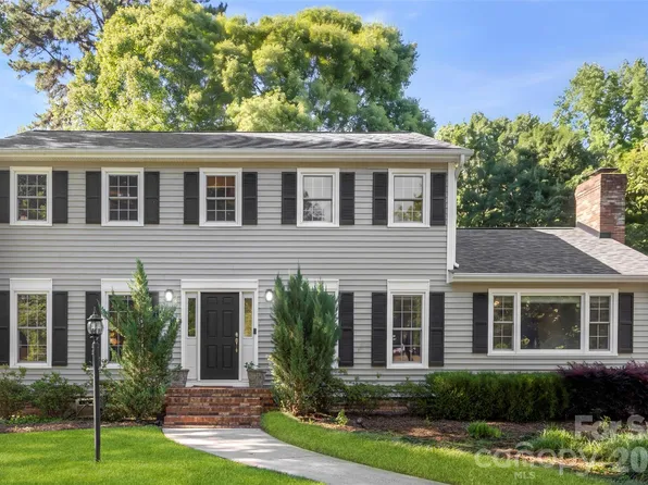 2106 Kings Dr, Gastonia, NC 28056