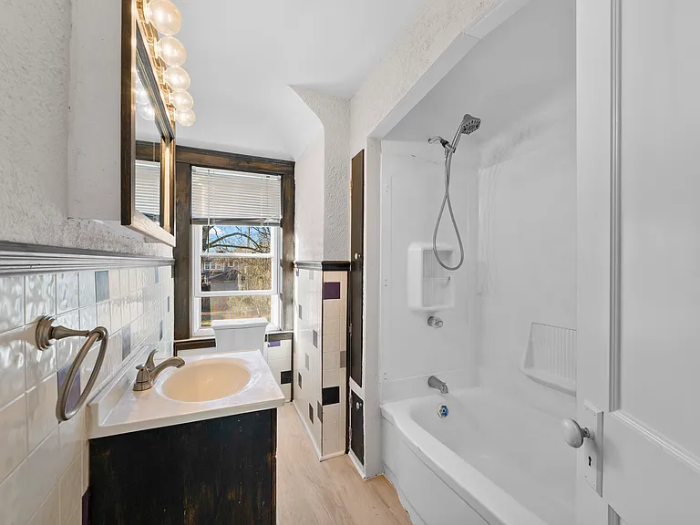 428 Bauman Ave — Photo 12