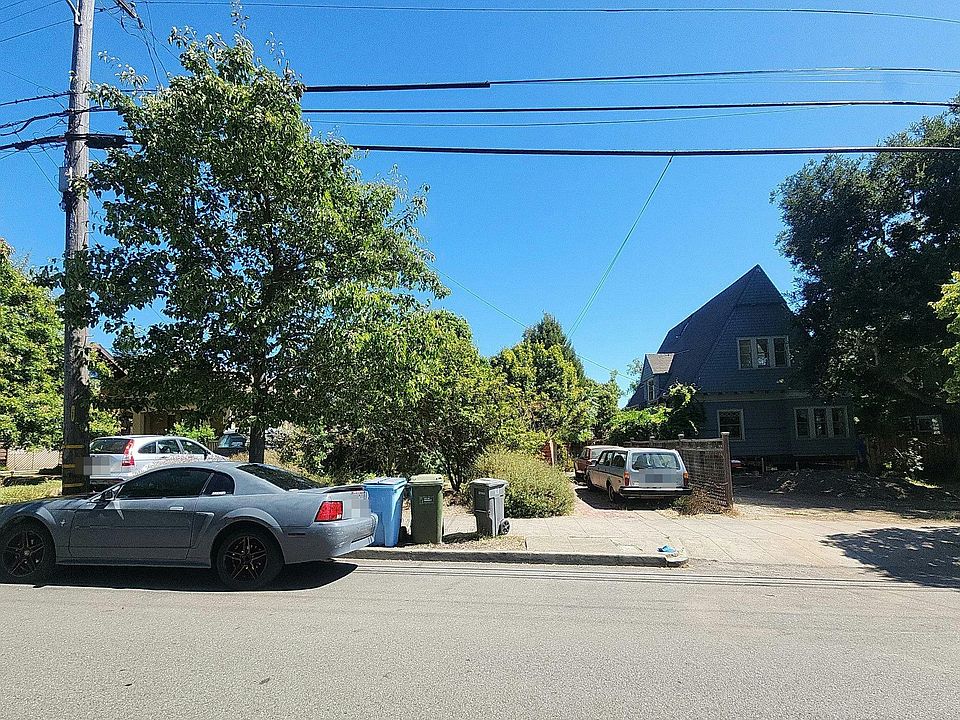 1st image of 2742 Webster St