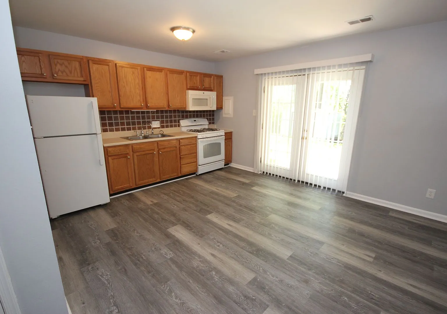 Holly Circle Townhouses LLC — Photo 3