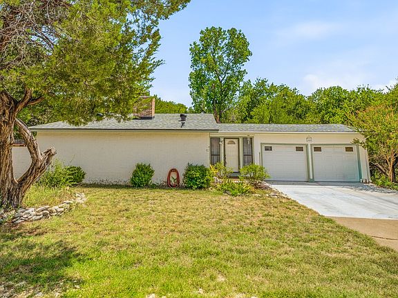 3rd image of 1005 Spanish Trail Dr