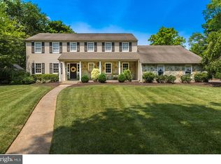 573 Sentinel Rd, Moorestown, NJ 08057