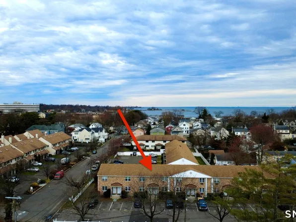 54 Lindstrom Road #54, Stamford, CT 06902