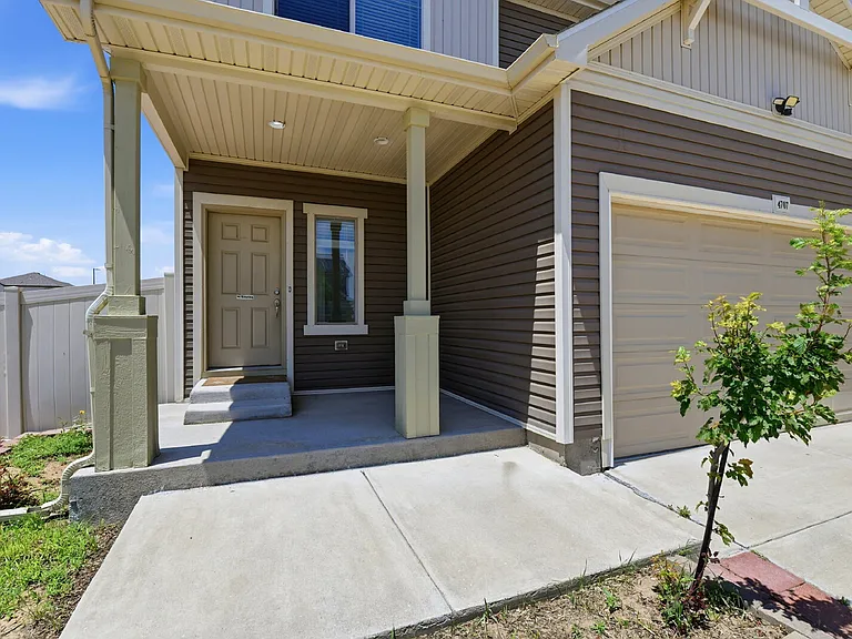 4707 Walden Way — Photo 3