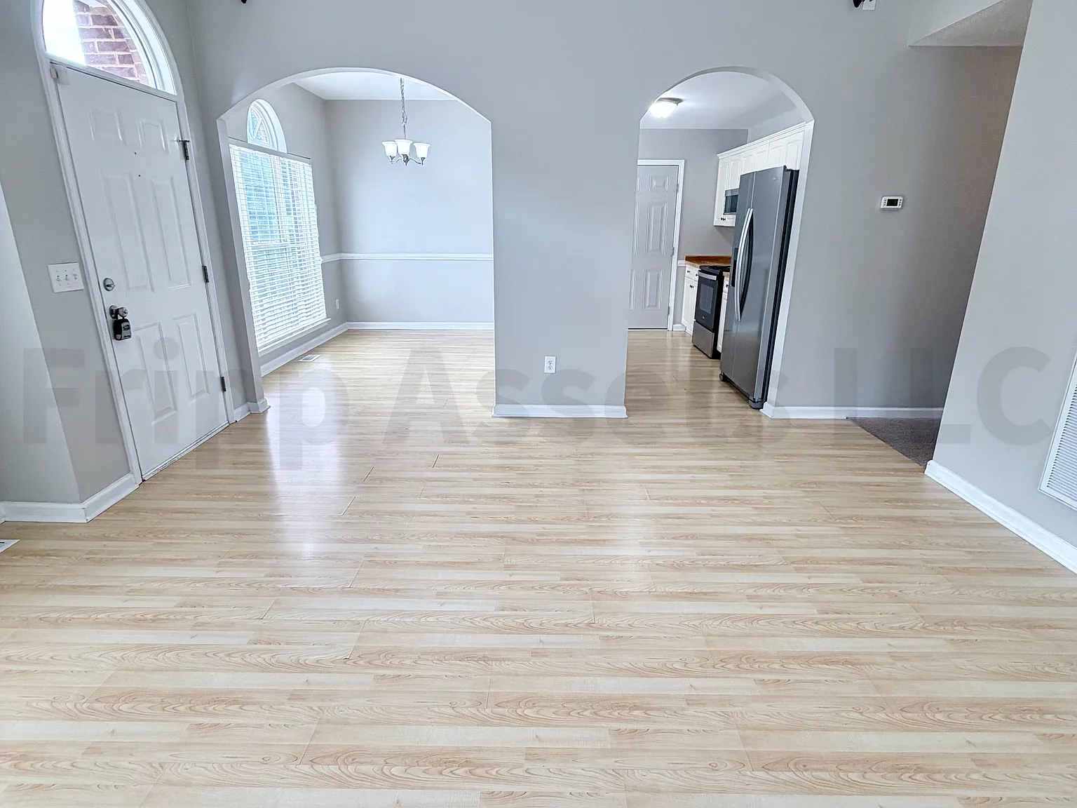 3 bed, 1230 sqft, $1,900 — Photo 4