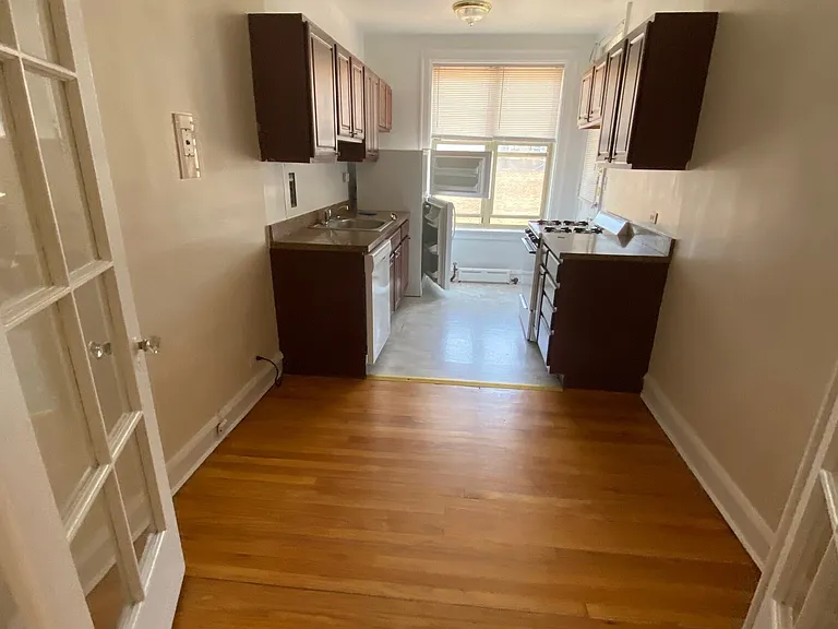 909 Elmwood Ave #3 — Photo 5