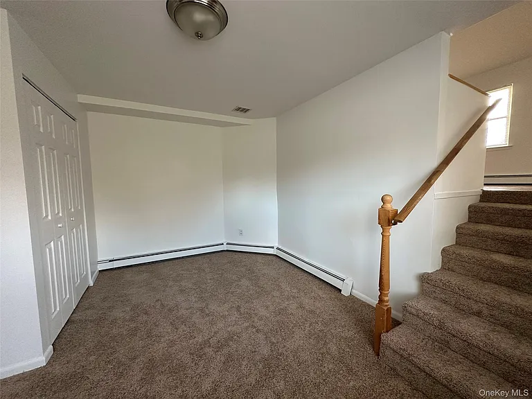 18 Green Pl — Photo 2