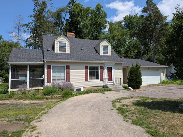 2639 Burton St SE, Grand Rapids, MI 49546