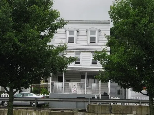 324 Railroad St, Tamaqua, PA 18252
