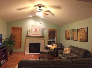 1463 Mackenzie Ln, Elgin, IL 60120