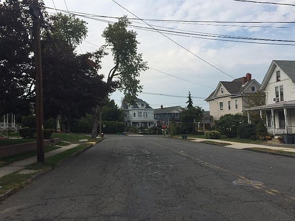 5th image of 8 Hudson Ave