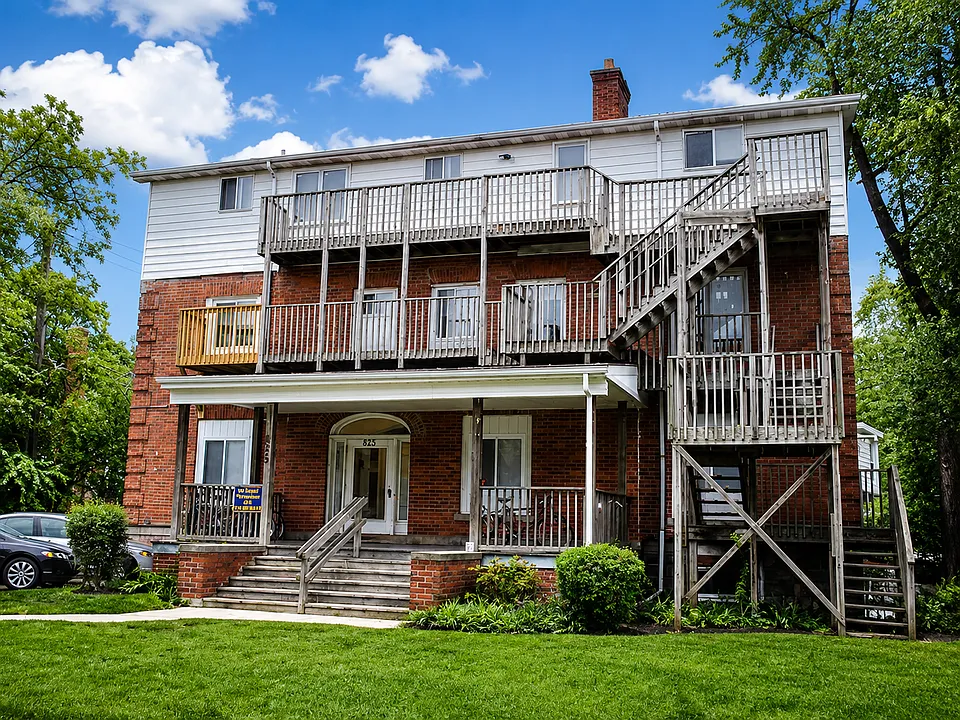 825 Tappan