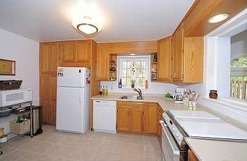 3rd image of 9617 Bellevue Dr