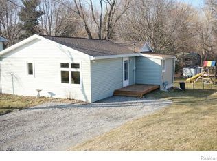 3204 Warren Dr, Waterford, MI 48329