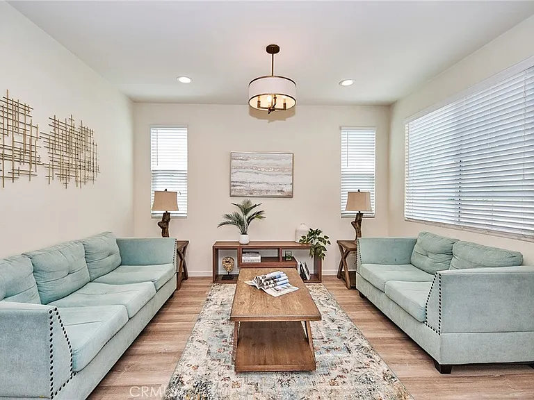 1523 Johnson Ct — Photo 3