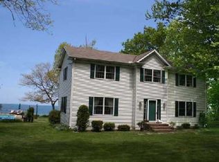 25 Carters Beach Rd, Erie, PA 16511