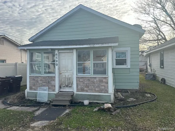 6590 S Huron River Dr, South Rockwood, MI 48179