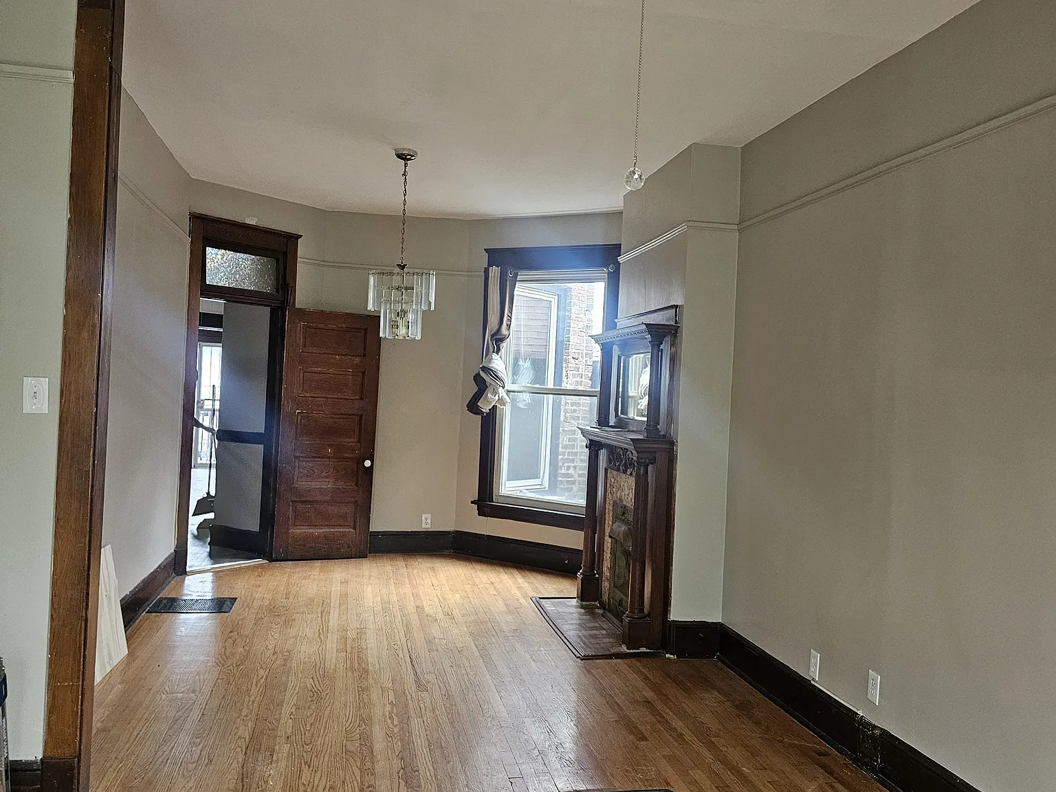 2333 S Lawndale Ave — Photo 3