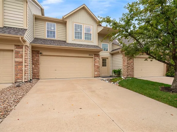 8924 Inkster St, Lenexa, KS 66227