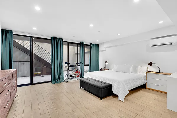 Sold by Bond New York | media 12