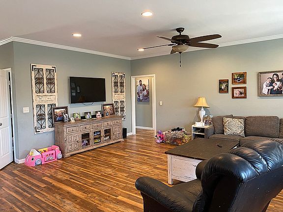 4th image of 13888 Darden Ave