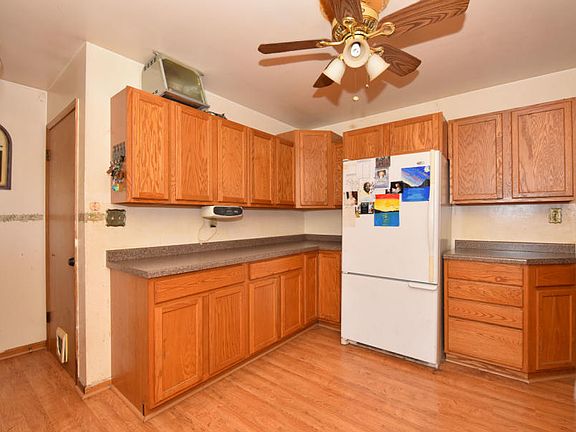 3rd image of 8126 W Thurston Ave