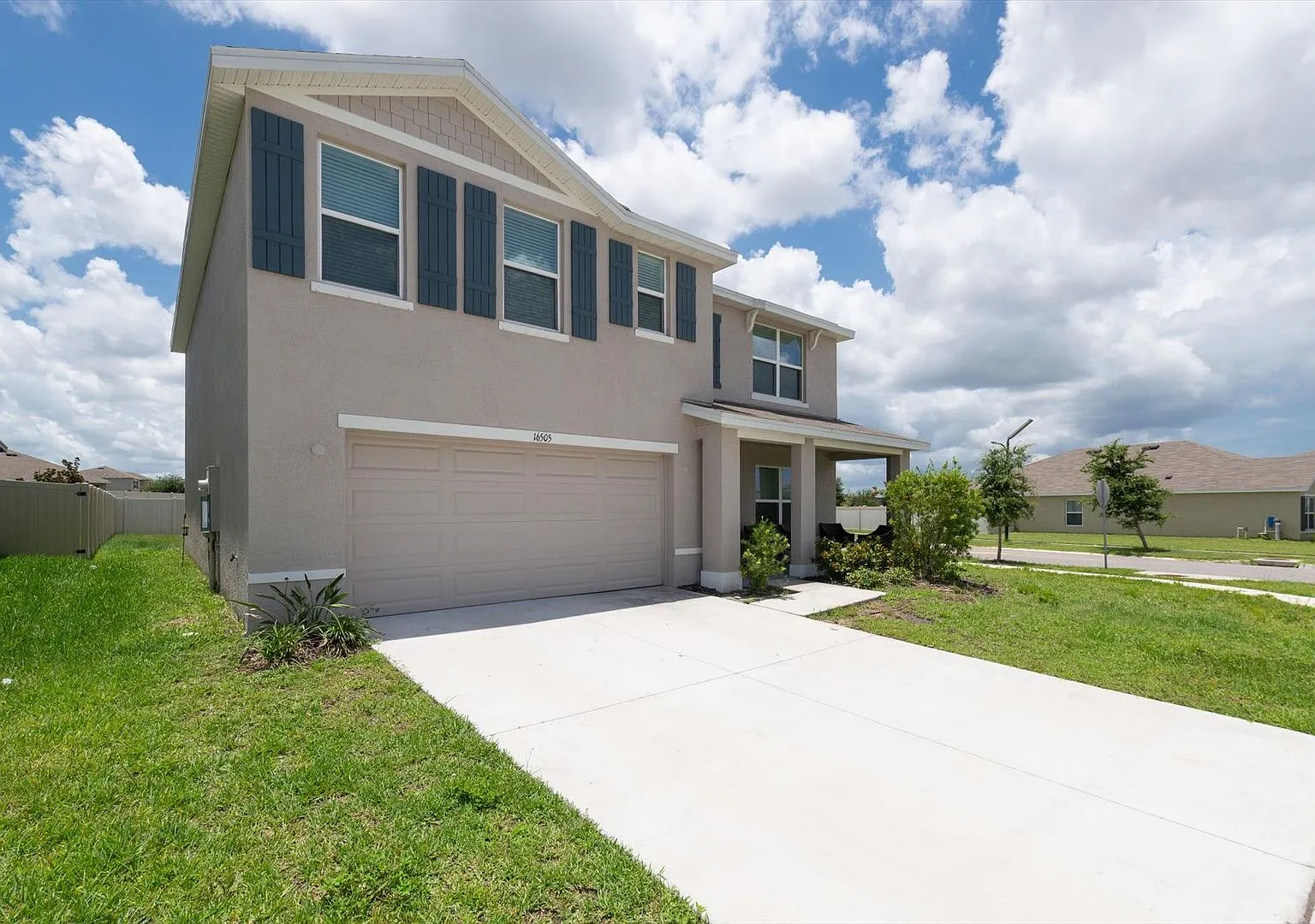 Available now in Wimauma | Spacious 5BR Home with 2,600+ Sqft — Photo 2