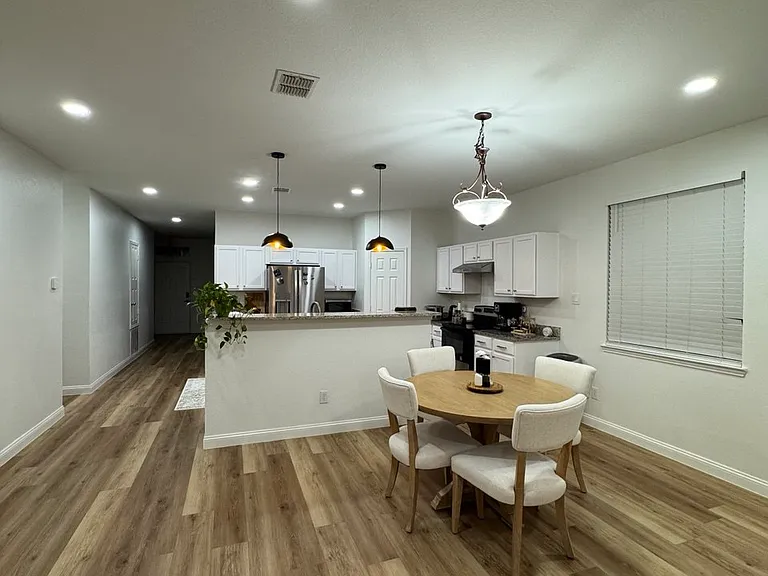 3136 Deleon Dr — Photo 6