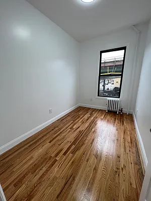 Rented by Standard Living Realty Inc | media 22