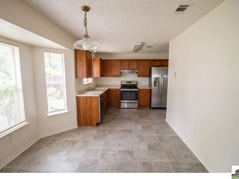 3615 Coral Bay Ln — Photo 4