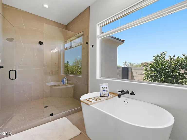 6896 E Lomas Verdes Dr — Photo 26