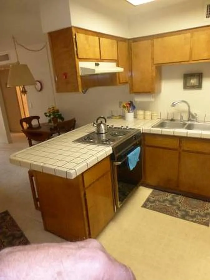 2 bed, 840 sqft, $1,300 — Photo 3