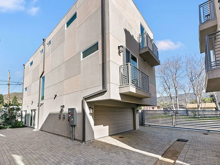 13637 N Fellows Ave #25 — Photo 36