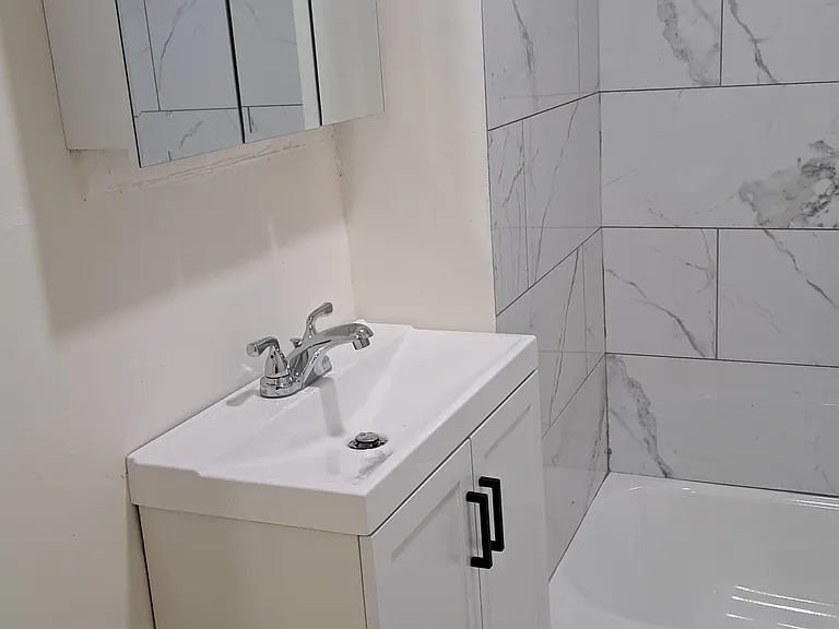 1246 Main St #1 — Photo 9