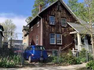 18 Newman St, Springfield, MA 01105