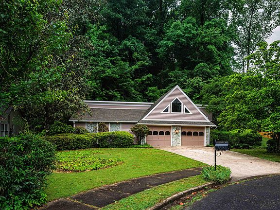 4th image of 4137 Churchill Dr