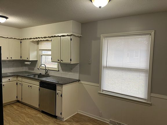 5th image of 33915 W 83rd St