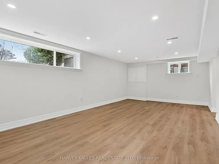 67 Robinglade Dr #BASEMENT — Photo 8