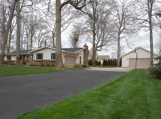 14893 Van Pelt Dr, Goshen, IN 46526