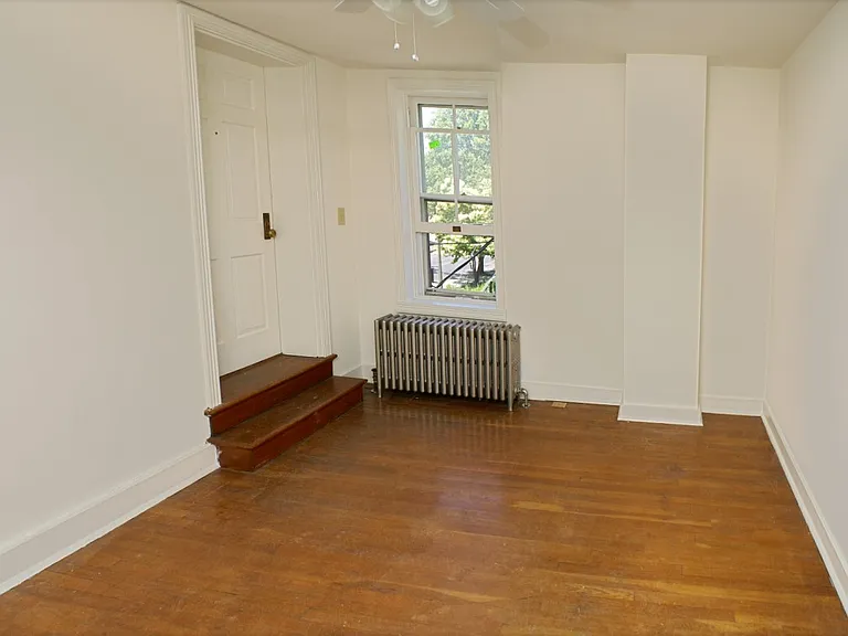 2 E 4th St #4 — Photo 8